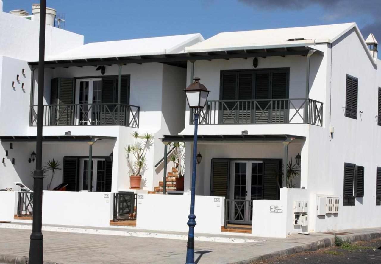 Apartamentos El Charcon Arrieta  Exterior photo